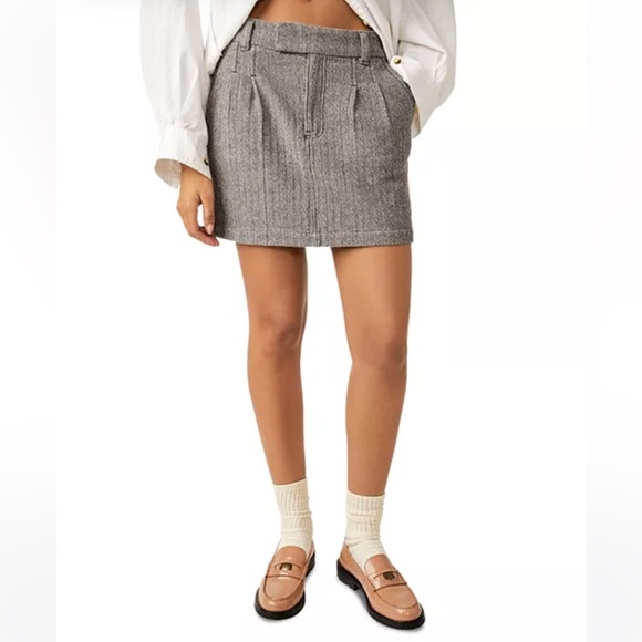 Free People Pop Preppy Mini Skirt Gray Grey Pockets Zip Front NWT Size 2 - Picture 9 of 9